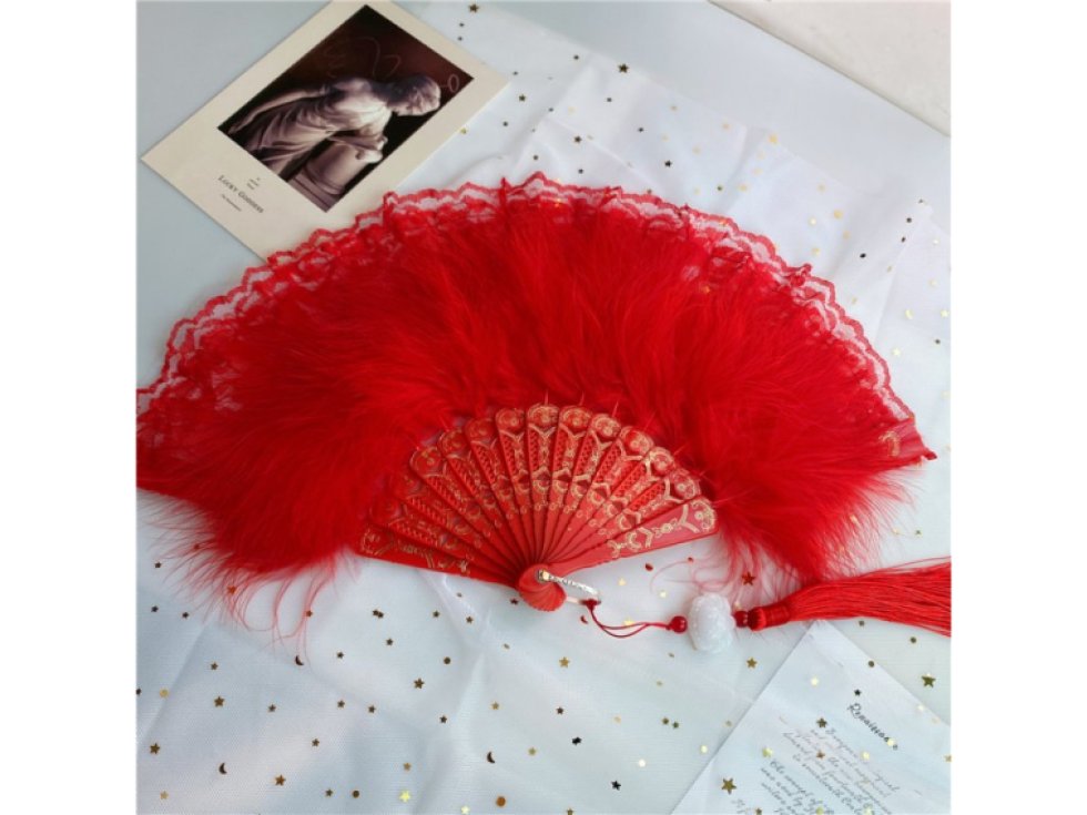 Vějíř s peříčky ( gotický, japonský styl) - červený