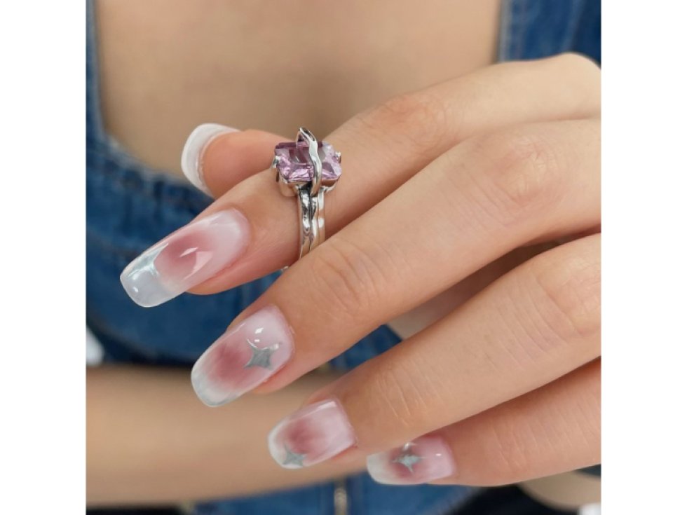 Stříbrný prsten Gisela s růžovým kamenem