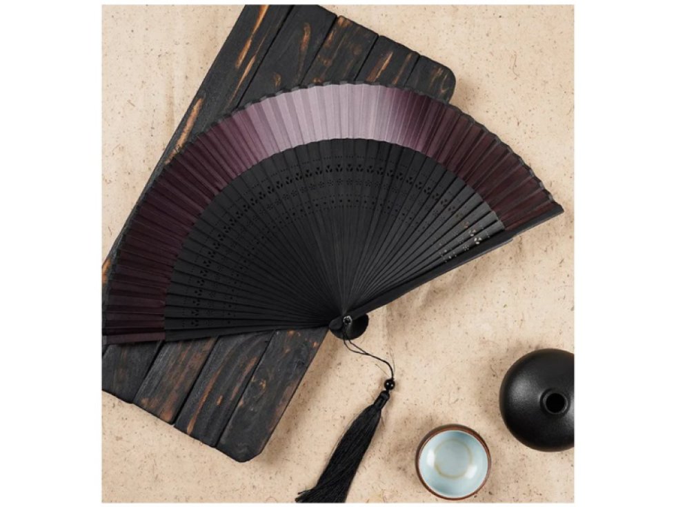 Vějíř dřevěný + saténový okraj - tmavě fialový