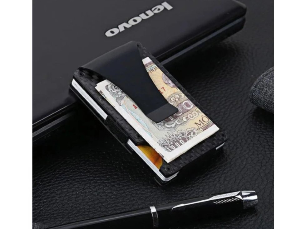 Pánské kovové pouzdro na karty s RFID ochranou, černé karbonové vlákna, rozměry 5.4x8.6 cm