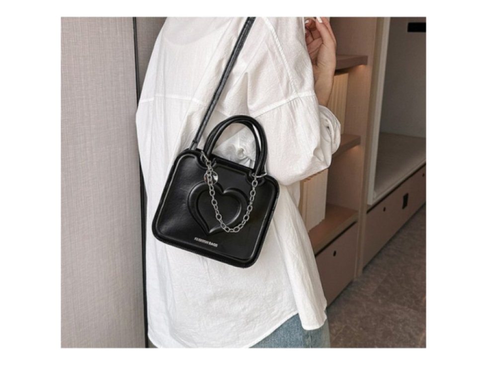 Elegantní dámská kabelka přes rameno z ekoskóry, černá, 19.5x16.5x6 cm