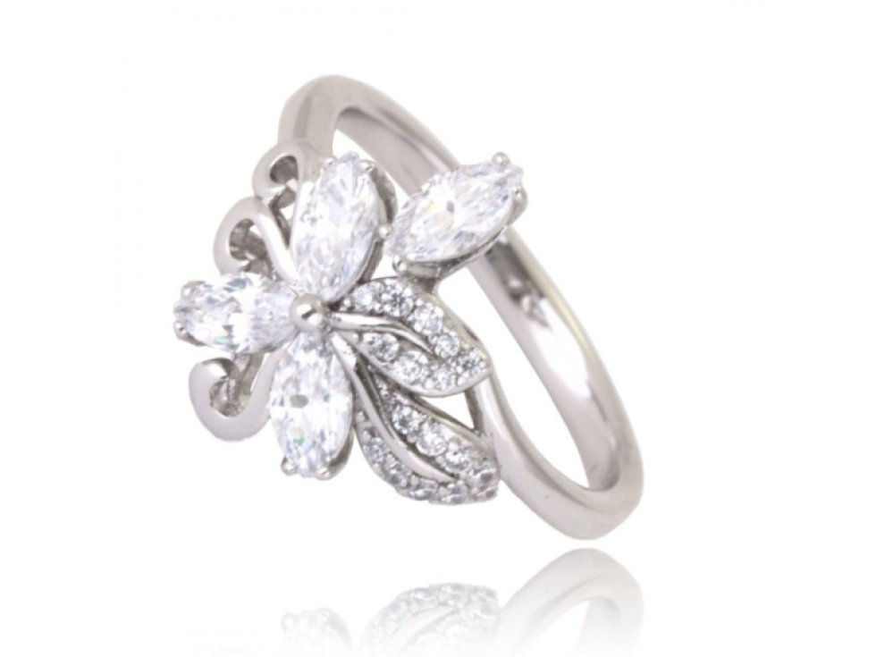 Pozlacený prsten z chirurgické oceli v bílé zlaté barvě, velikost US7 EU14