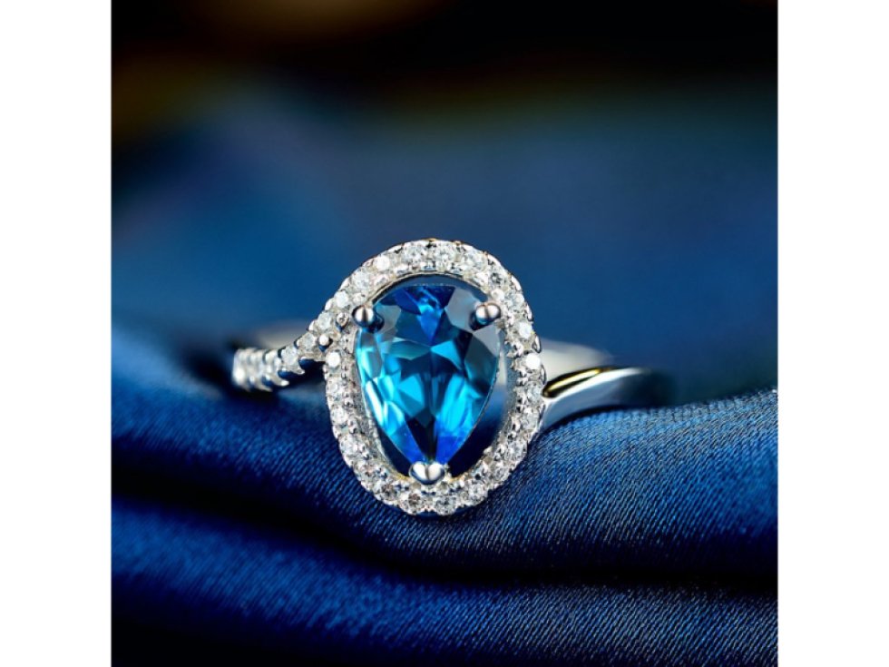 Stříbrný prsten Angelika s modrým safírovým zirkonem