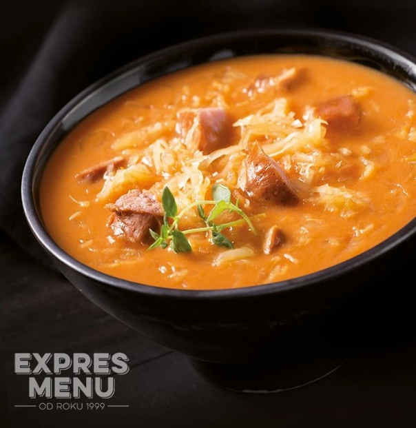 Zelná polévka s klobásou (1 porce 330g)