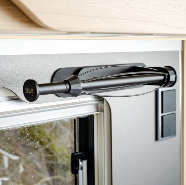 Magnetický držák na kuchyňské utěrky