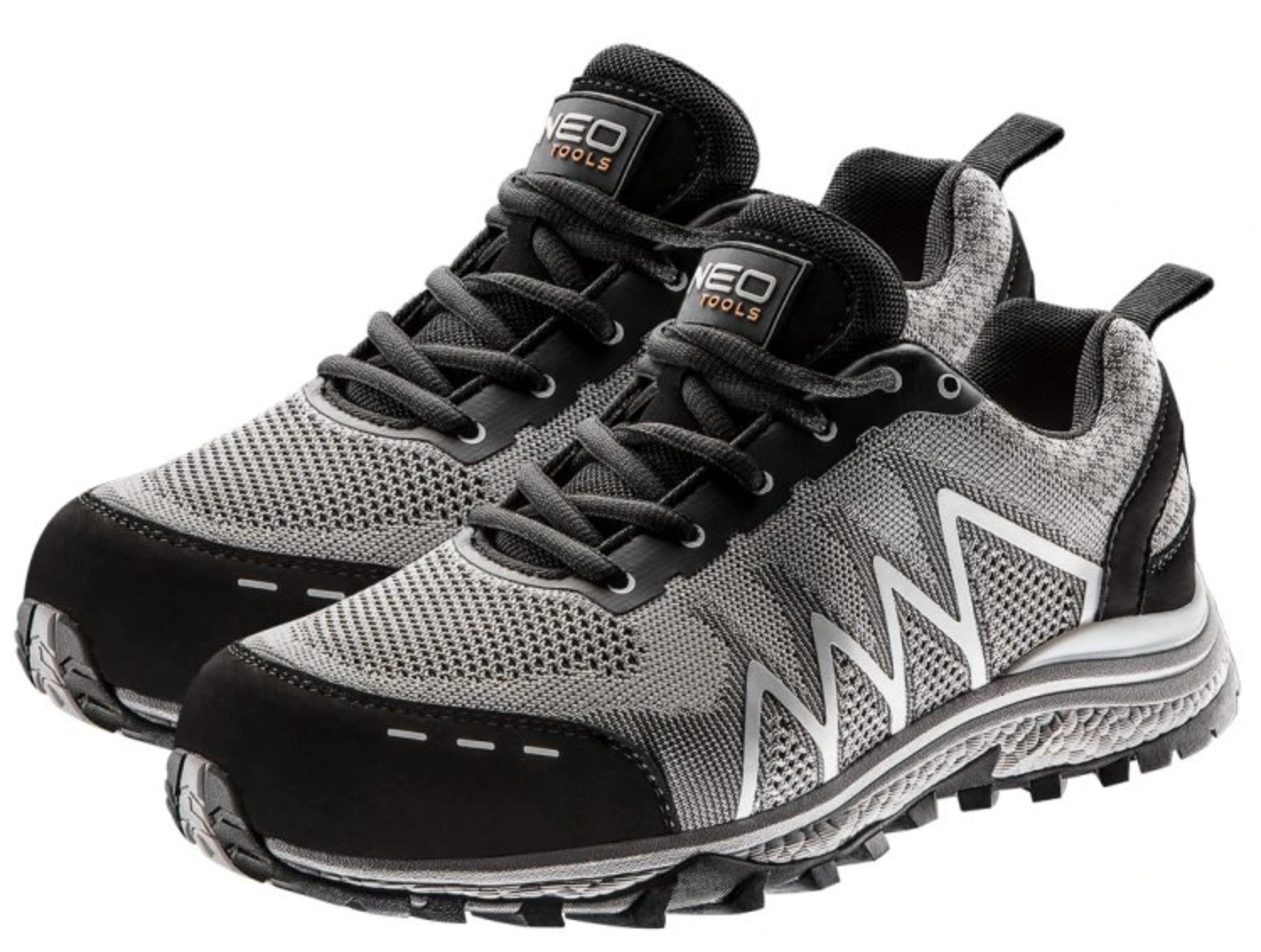 Jak vybrat správnou pracovní obuv na jarní práce