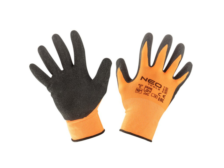 Okrasné trávy v truhlíku: Moderní ozdoba balkonu i vstupu do domu