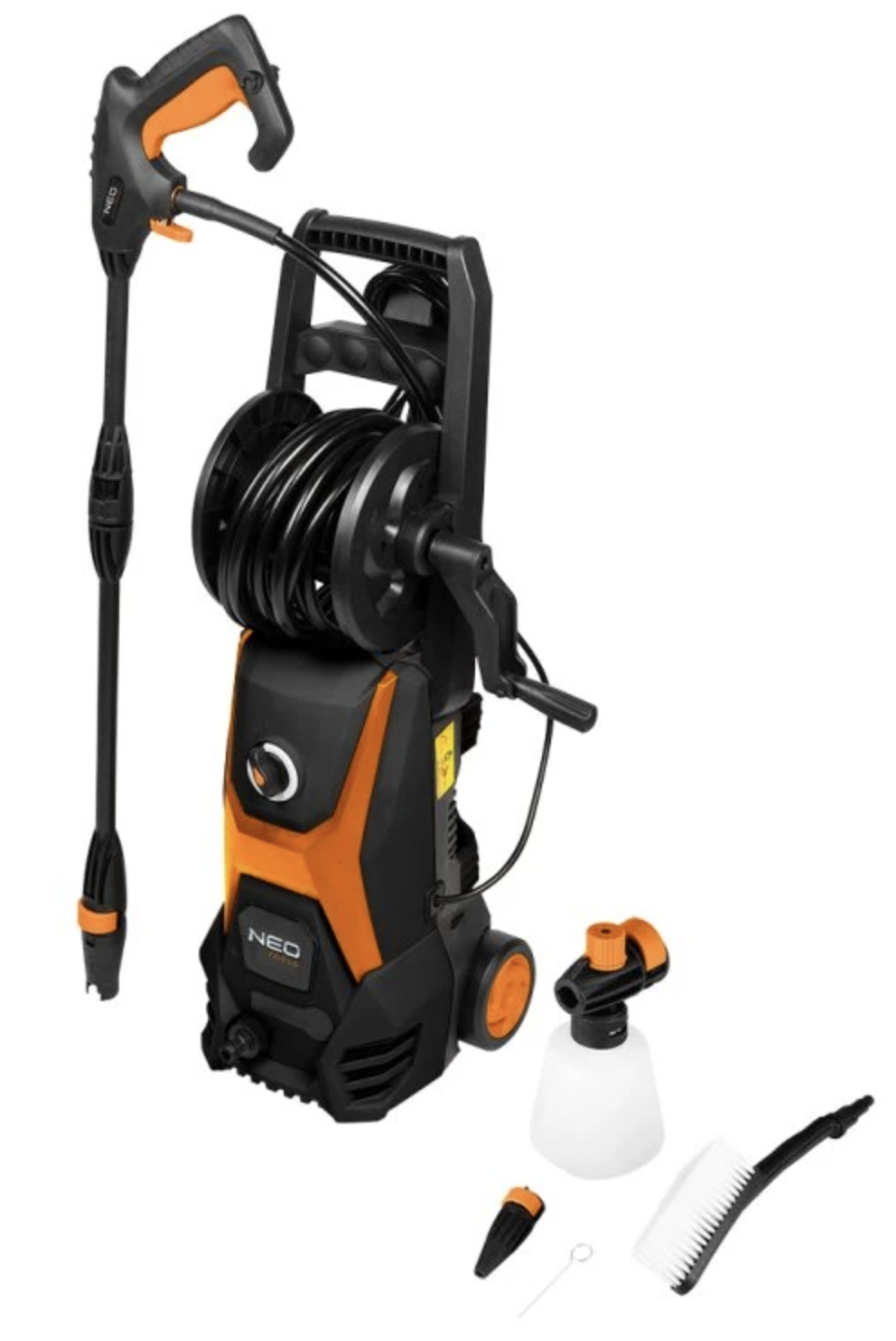 Tlaková myčka – kdy ji použít a kdy vám spíš uškodí?