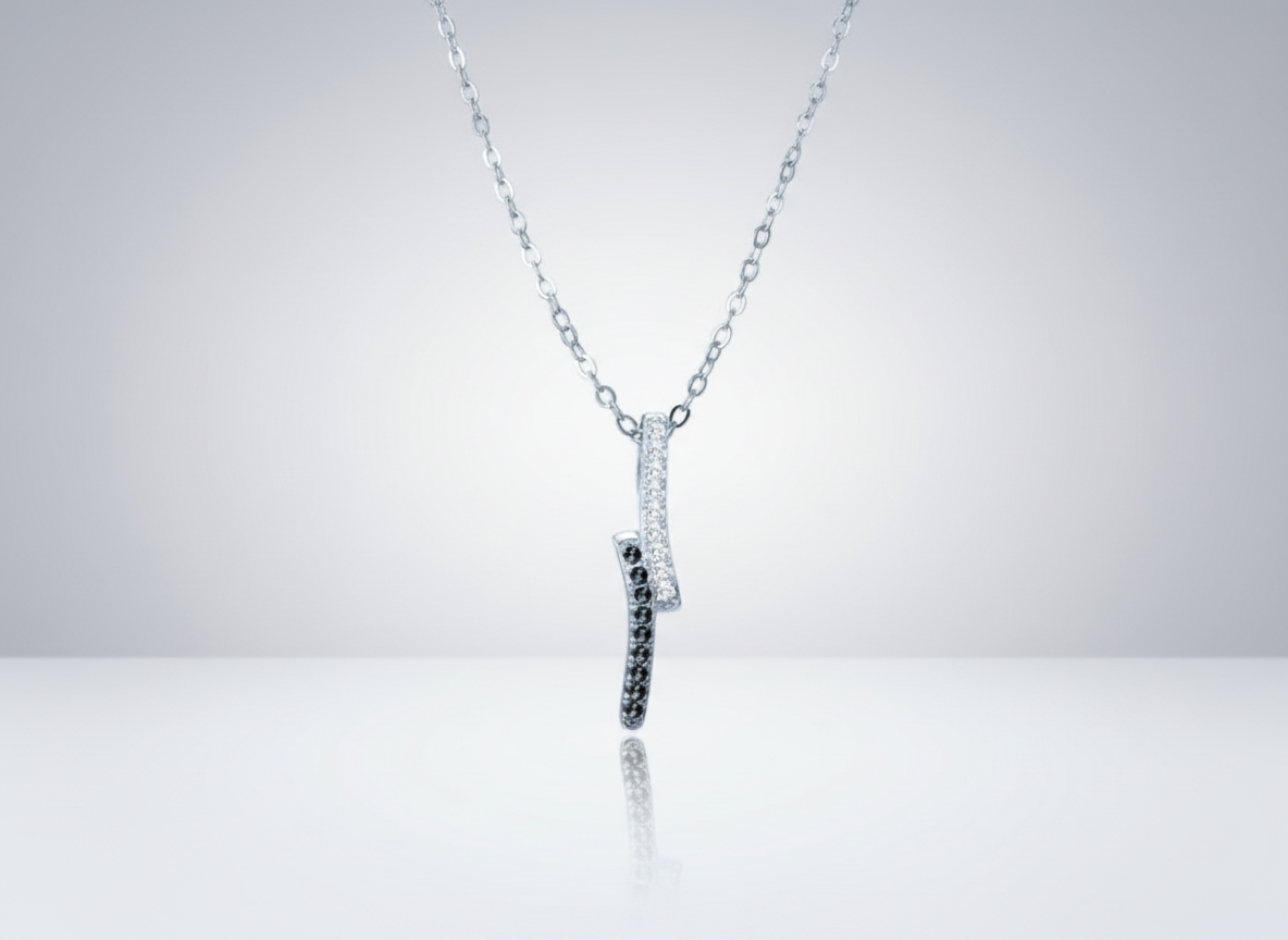 0603 MINET Luxusní stříbrný náhrdelník s bílými a černými zirkony