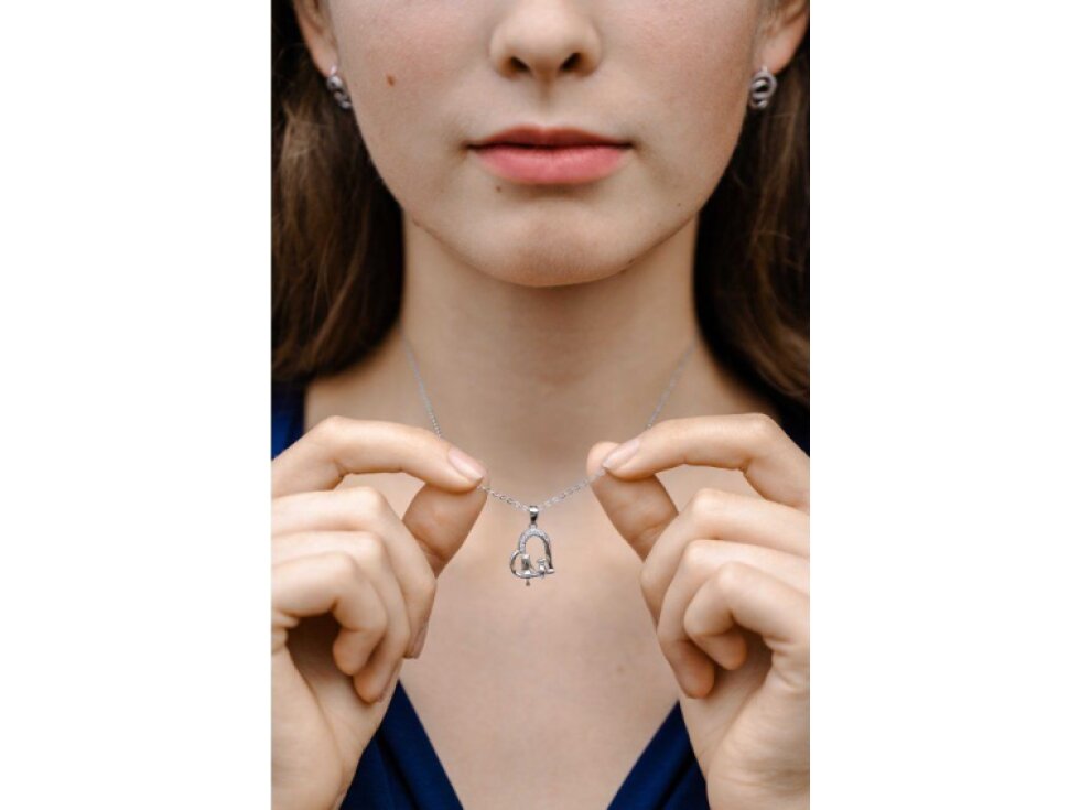 1918 MINET Stříbrný náhrdelník dívka se psem a bílými zirkony