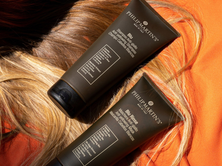 Modrý šampon na vlasy
