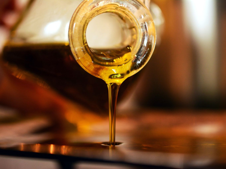 MAPLE OIL masážní výživný olej proti stárnutí pokožky těla
