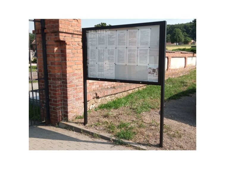 Jednokřídlá venkovní magnetická vitrína L60