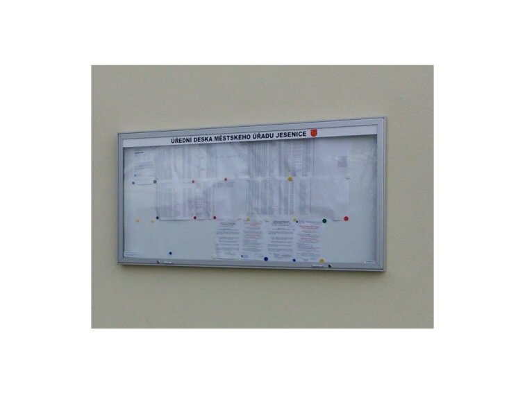 Jednokřídlá venkovní magnetická vitrína L60