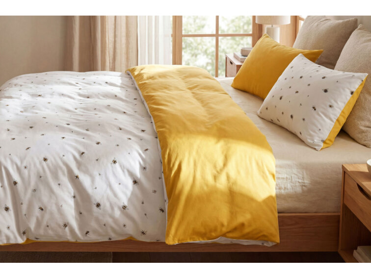 Bavlněné povlečení Včelky - duo - medové žluté