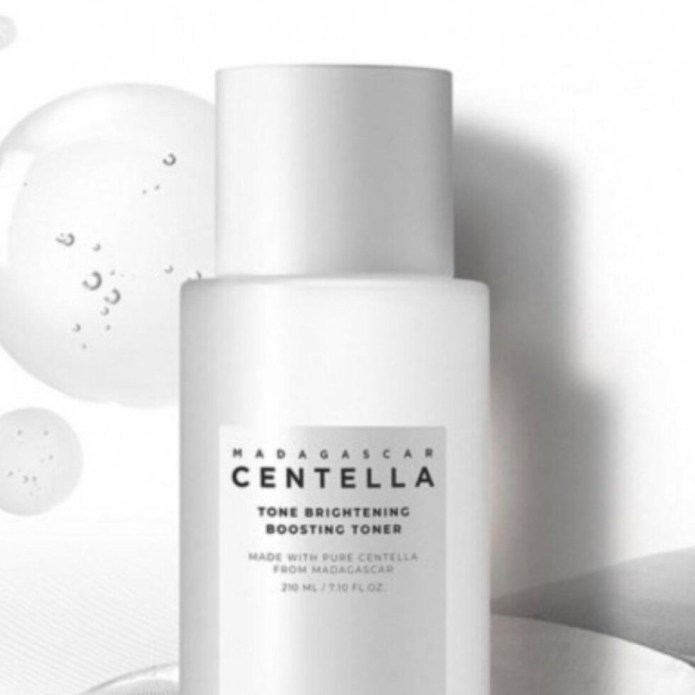SKIN1004 - Madagascar Centella Tone Brightening Boosting Toner - Rozjasňující toner - 210 ml