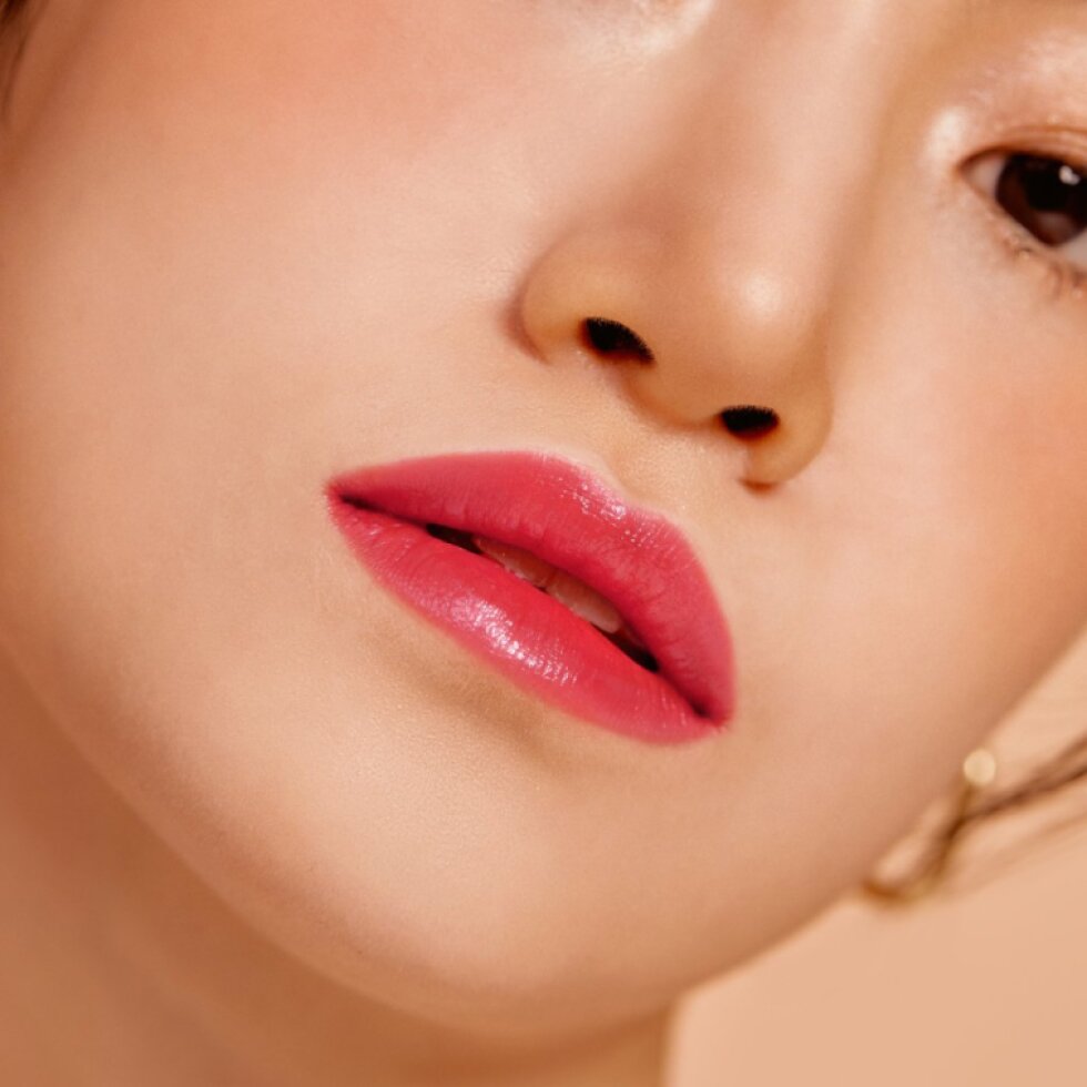 NACIFIC - Shine Mood Slick #05 Lovable - Lesklý tint na rty - 4 g