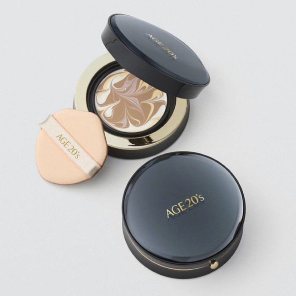 AGE20s - Signature Essence Cover Pact Intense Cover Plus Refill - Pečující hybridní make-up s extra krycí schopností plus náhradní náplň navíc - odstín 23 medium beige