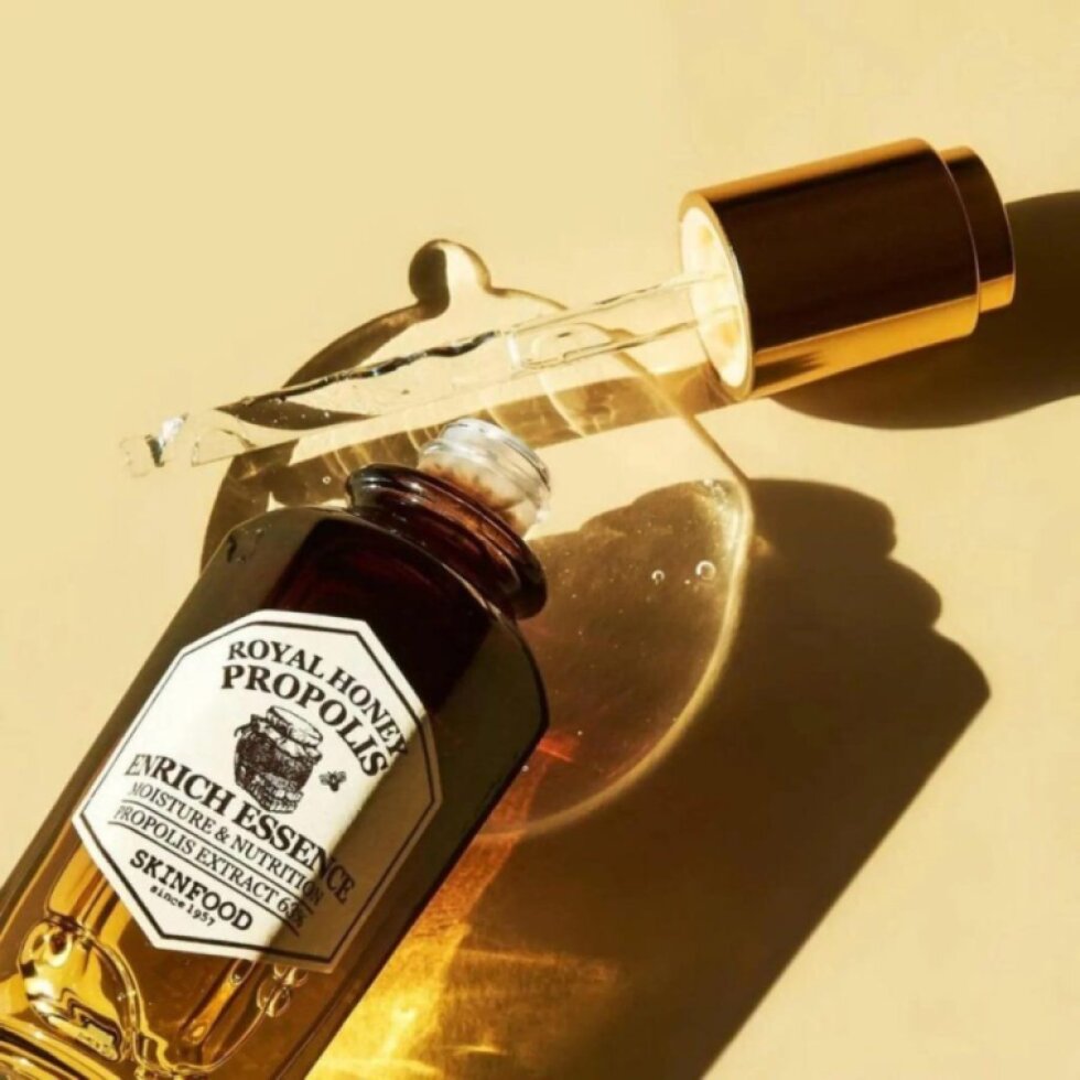 SKINFOOD - Royal Honey Propolis Enrich Essence - Hydratační a regenerační pleťová esence s propolisem - 50 ml
