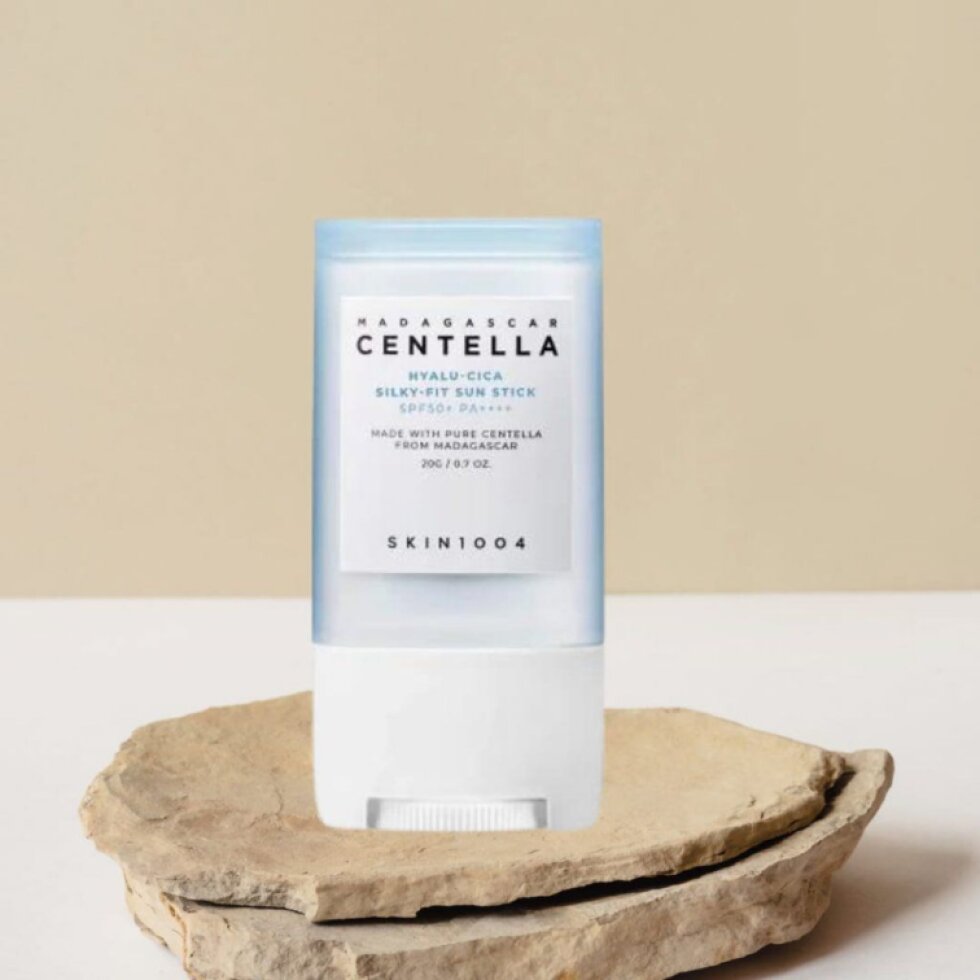 SKIN1004 - Madagascar Centella Hyalu-Cica Silky Fit Sun Stick - Hydratační SPF krém v tyčince - 20 g