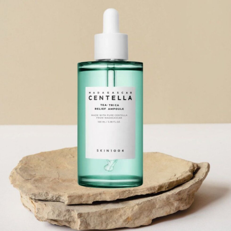 SKIN1004 - Madagascar Centella Tea-Trica Relief Ampoule - Zklidňující sérum pro aknózní pleť - 100 ml
