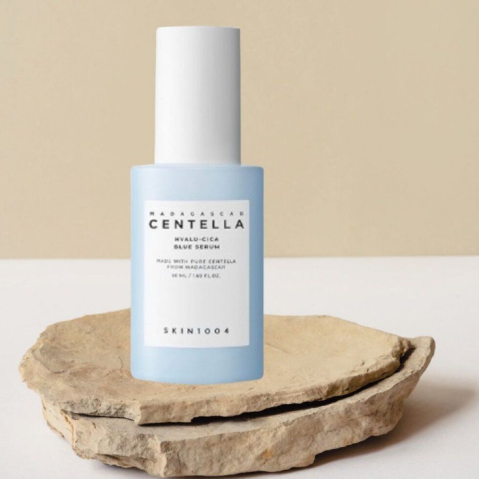SKIN1004 - Madagascar Centella Hyalu-Cica Blue Serum - Zklidňující a hydratační sérum na pleť - 50 ml