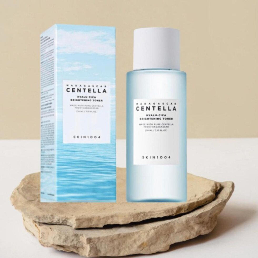 SKIN1004 - Madagascar Centella Hyalu-Cica Brightening Toner - Rozjasňující toner - 210 ml