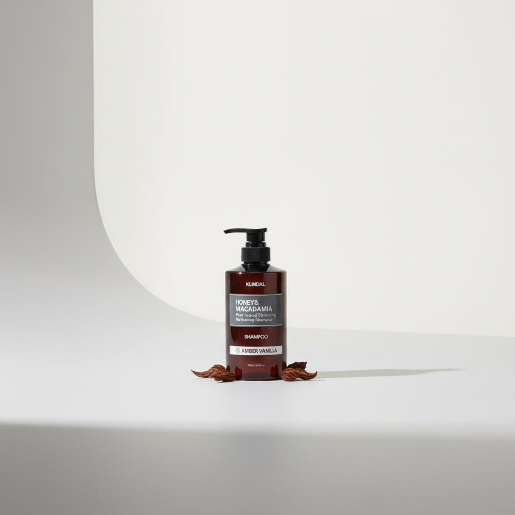 Kundal Honey&Macadamia Shampoo - Přírodní šampon na suché a poškozené vlasy s vůní AMBER VANILLA - 500 ml