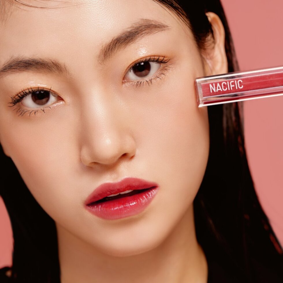 NACIFIC - Shine Mood Slick #04 Blow Kiss - Lesklý tint na rty - 4 g