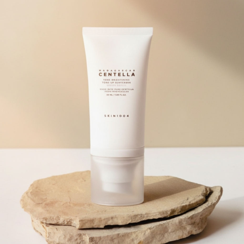 SKIN1004 - Madagascar Centella Tone Brightening Tone-Up Sunscreen - Rozjasňující SPF krém - 50 ml