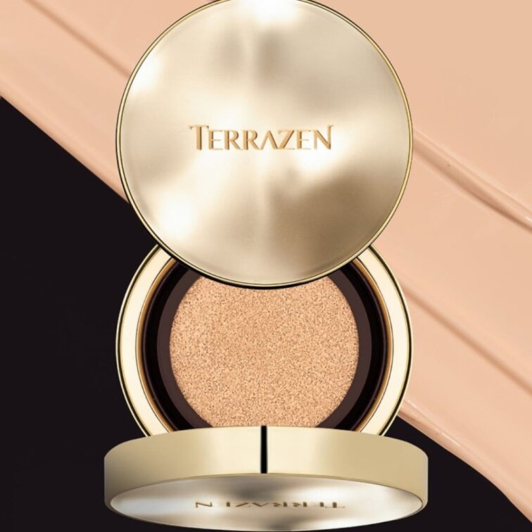 TERRAZEN - Perfect Finish Cushion, Anti Wrinkle Flawless Longwear SPF50+ - Dlouhotrvající pečující cushion make-up s SPF 50 - 15 + 15 g odstín 21