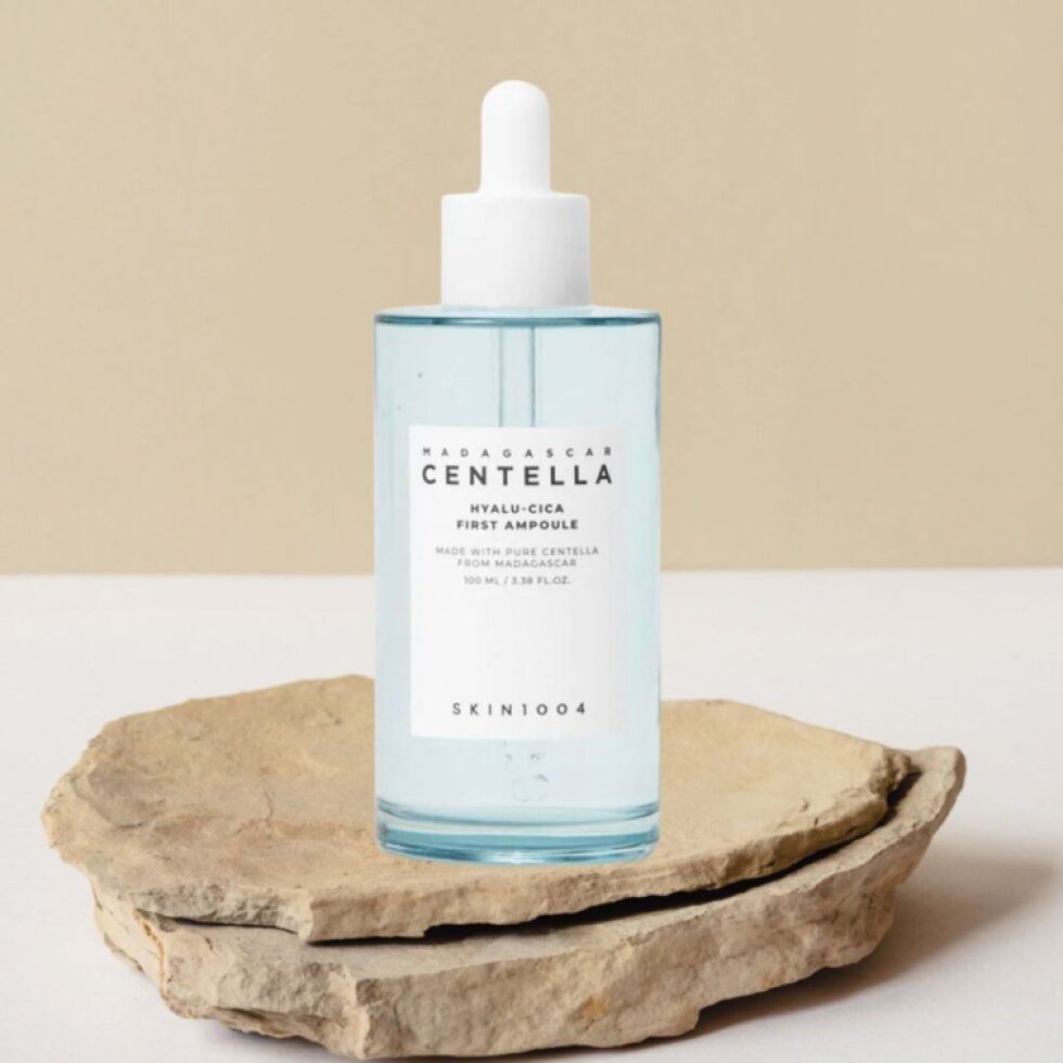 SKIN1004 - Madagascar Centella HYALU-CICA First Ampoule - Hydratační a zklidňující sérum - 50 ml