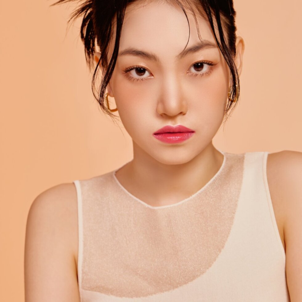 NACIFIC - Shine Mood Slick #05 Lovable - Lesklý tint na rty - 4 g