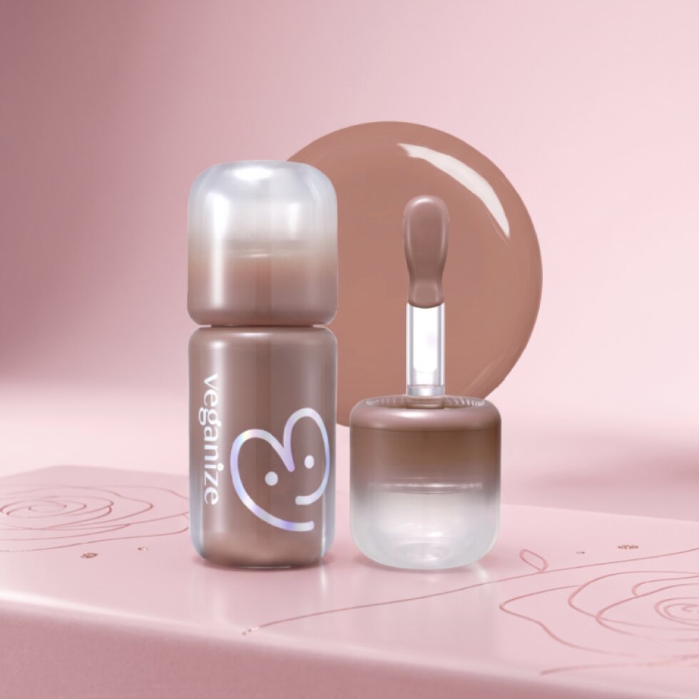 VEGANIZE - 4D Dewyshine Lip Oil Pearl Gloss 06 Mocha Mousse - Třpytivý olej na rty s perleťovým leskem - 4 g