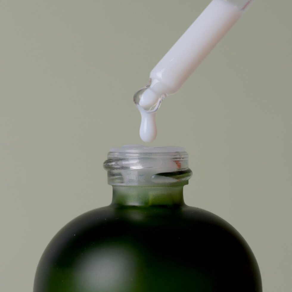 DERMANIQUE - Dual Effect Pore Ampoule - Ampule pro čištění a stažení pórů s dvojím účinkem - 30 ml