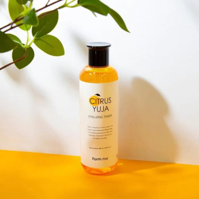 Farm Stay - Citrus Yuja Vitalizing Toner - Hydratační a rozjasňující toner s vitaminem C - 280 ml