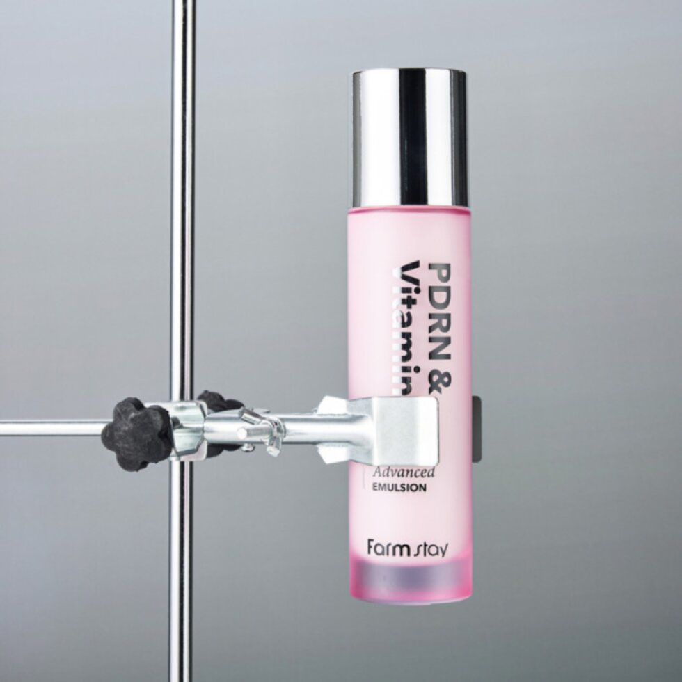 Farm Stay - PDRN & Vitamin Advanced Emulsion - Lehká hydratační emulze obohacená o PDRN a vitaminový komplex - 100 ml