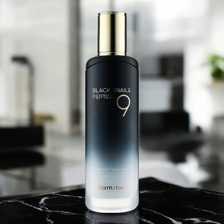 Farm Stay - Black Snail & Peptide 9 Perfect Emulsion - Peptidová emulze se šnečím mucinem pro omlazení pleti - 120 ml