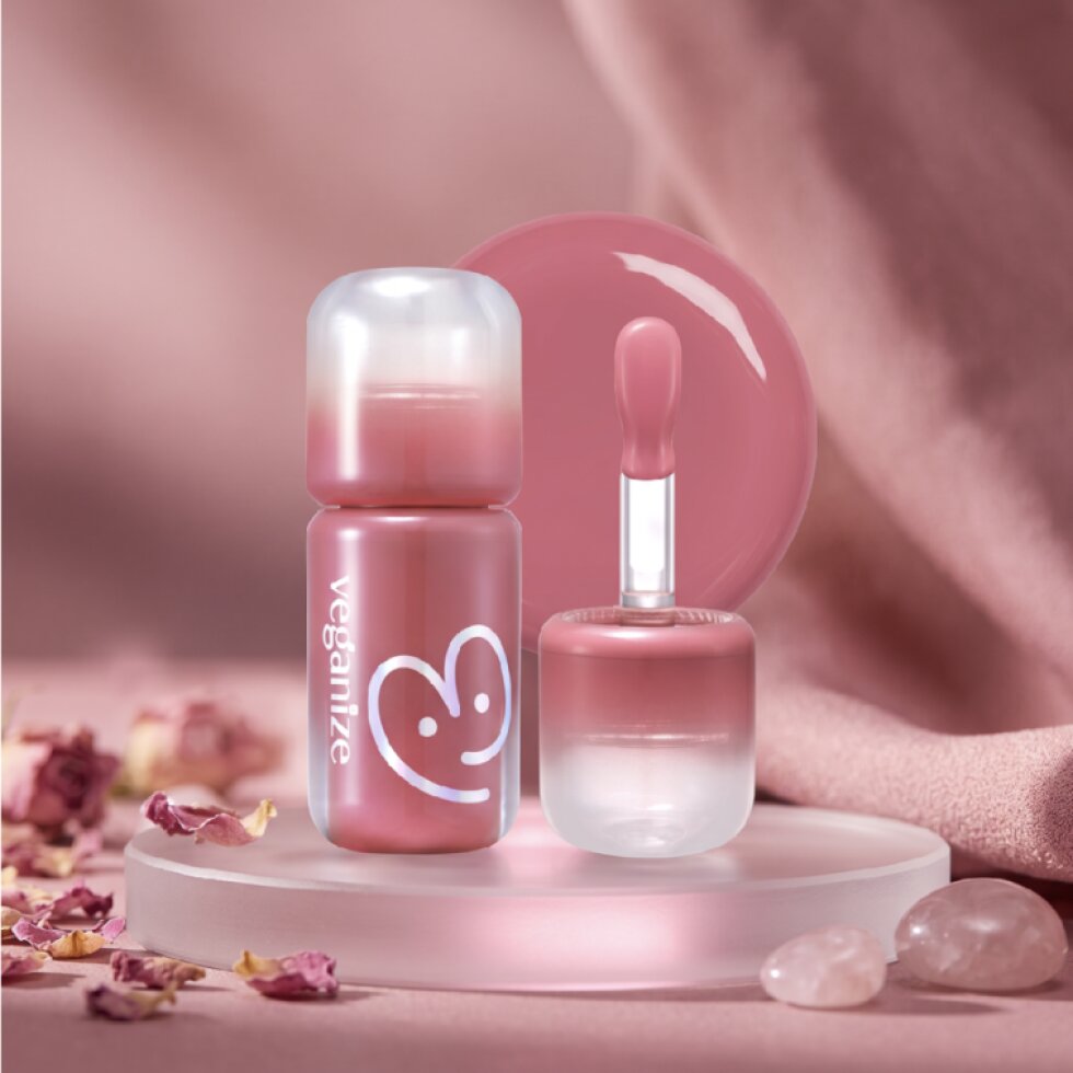 VEGANIZE - 4D Dewyshine Lip Oil Pearl Gloss 01 Rose Whip - Třpytivý olej na rty s perleťovým leskem - 4 g