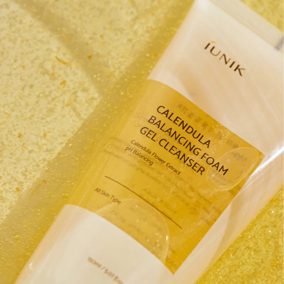 iUNIK - Calendula Balancing Foam Gel Cleanser - Jemný gelový cleanser s extraktem z měsíčku lékařského - 150 ml