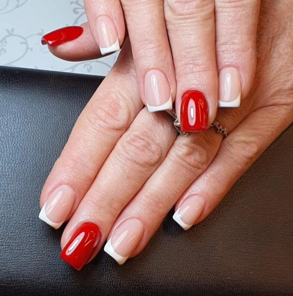 Profesní zkouška manikérka, nehtová deignerka