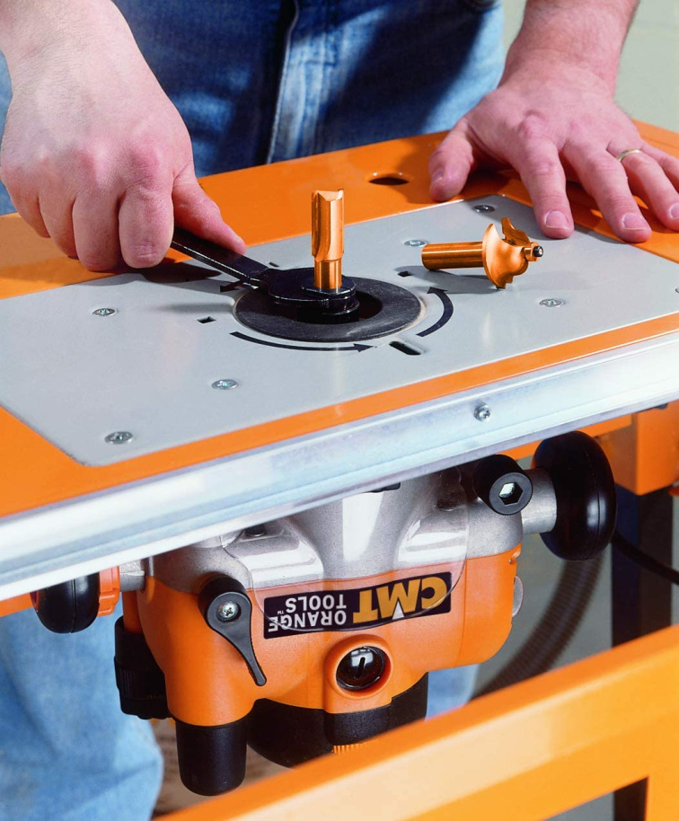 Horní frézka CMT 7E – 2400 W, kleštiny 8 a 12 mm