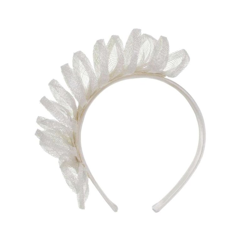 Bílý dámský fascinátor pro slavnostní příležitosti