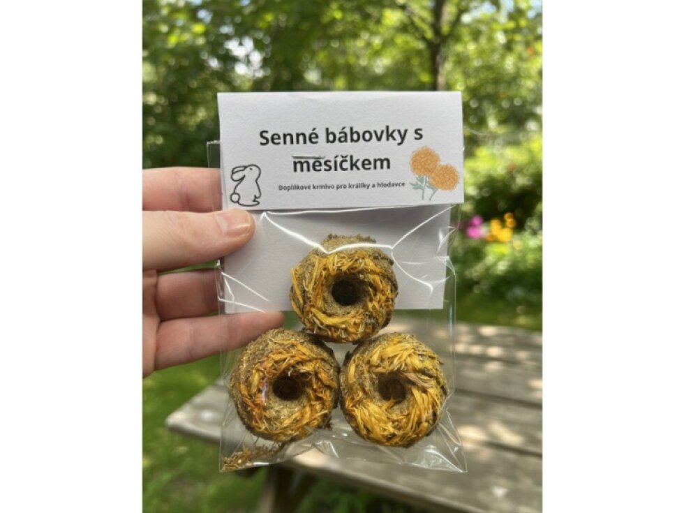 Heubrötchen mit Ringelblumen