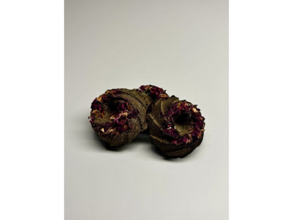Heubrötchen mit Rosen