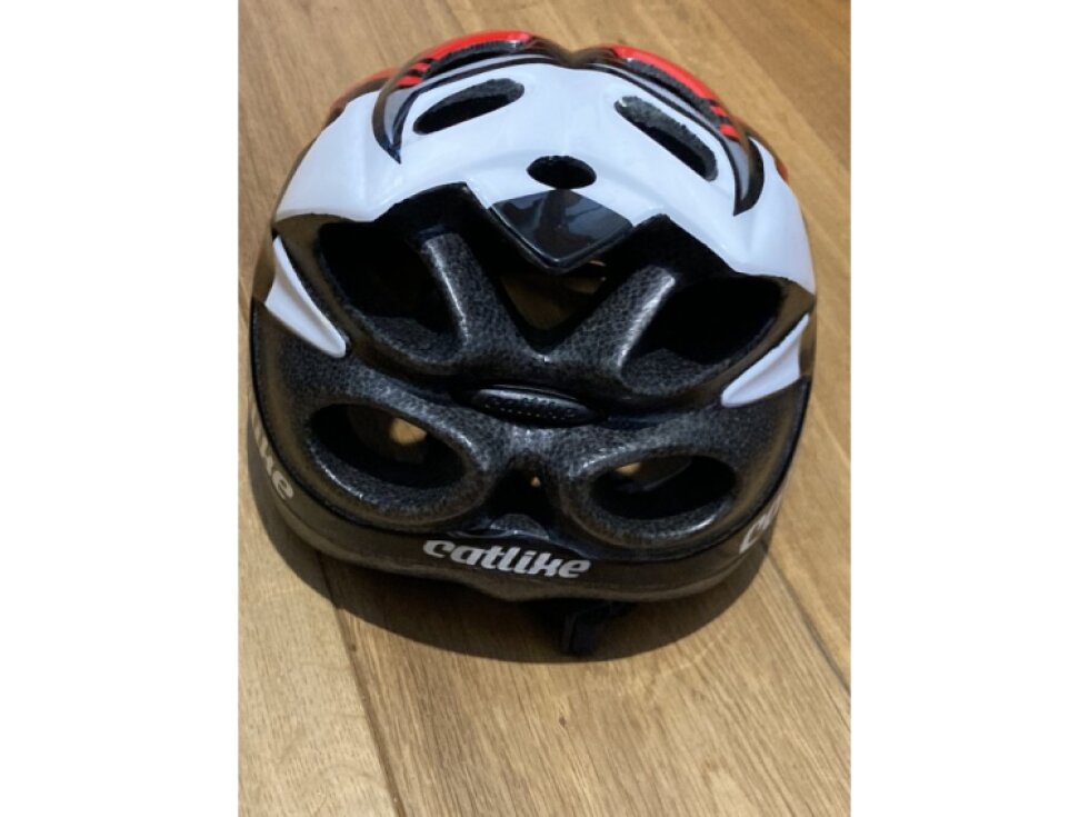 přilba Catlike Diablo stříbrno-červeno-črná 50-55 cm MEGA VÝPRODEJ