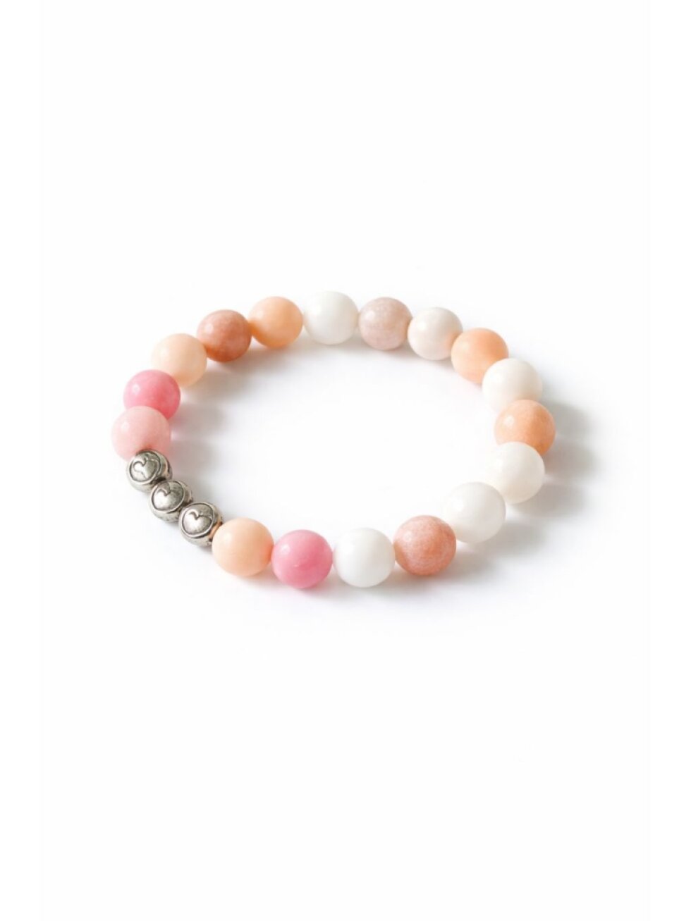 Ručně vyráběný růžový náramek se třemi srdíčky