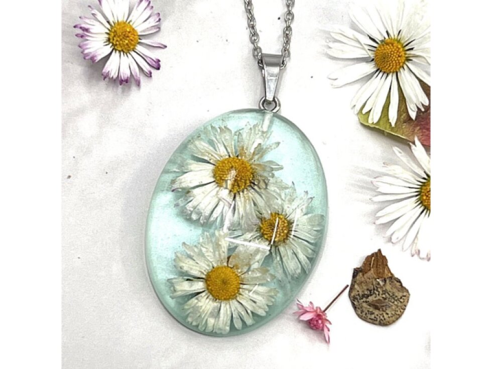 NÁHRDELNÍK SEDMOKRÁSKA OVÁL XL