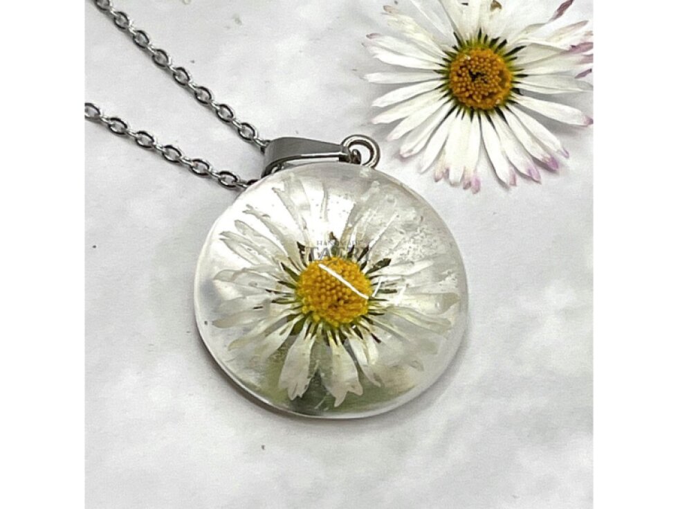 NÁHRDELNÍK SEDMOKRÁSKA KRUH M