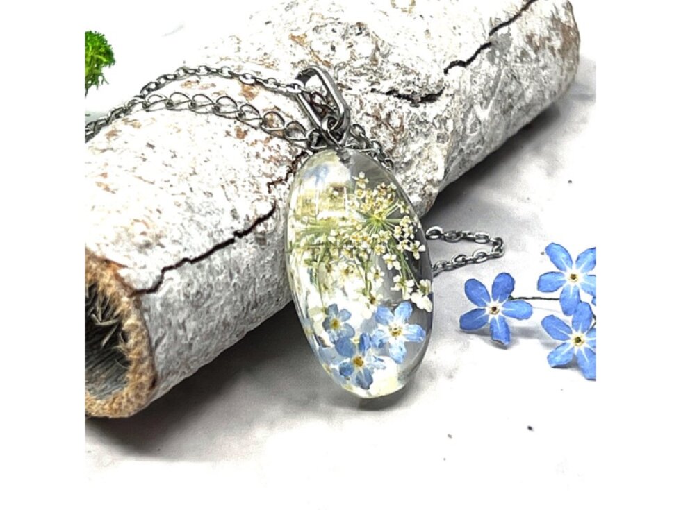 NÁHRDELNÍK NEZÁBUDKA A ČIPKA KRÁĽOVNY ANNY OVÁL M